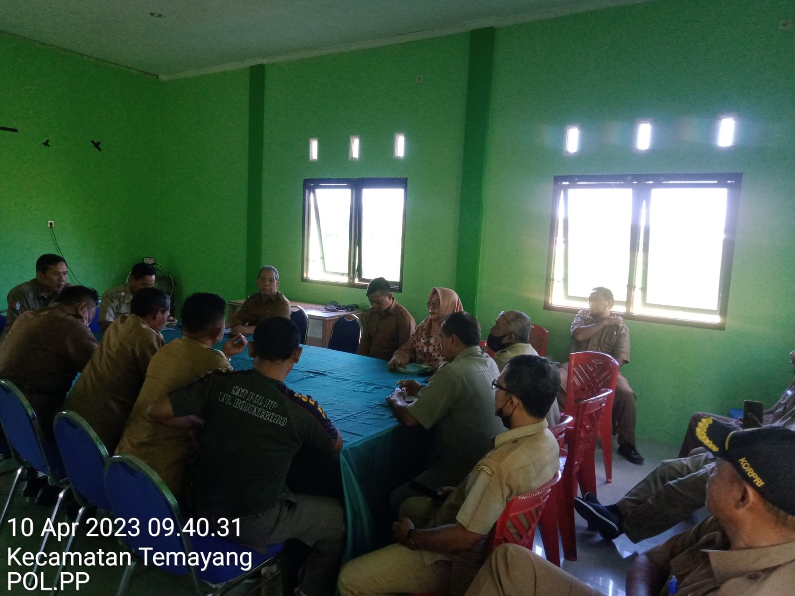 RAPAT STAF