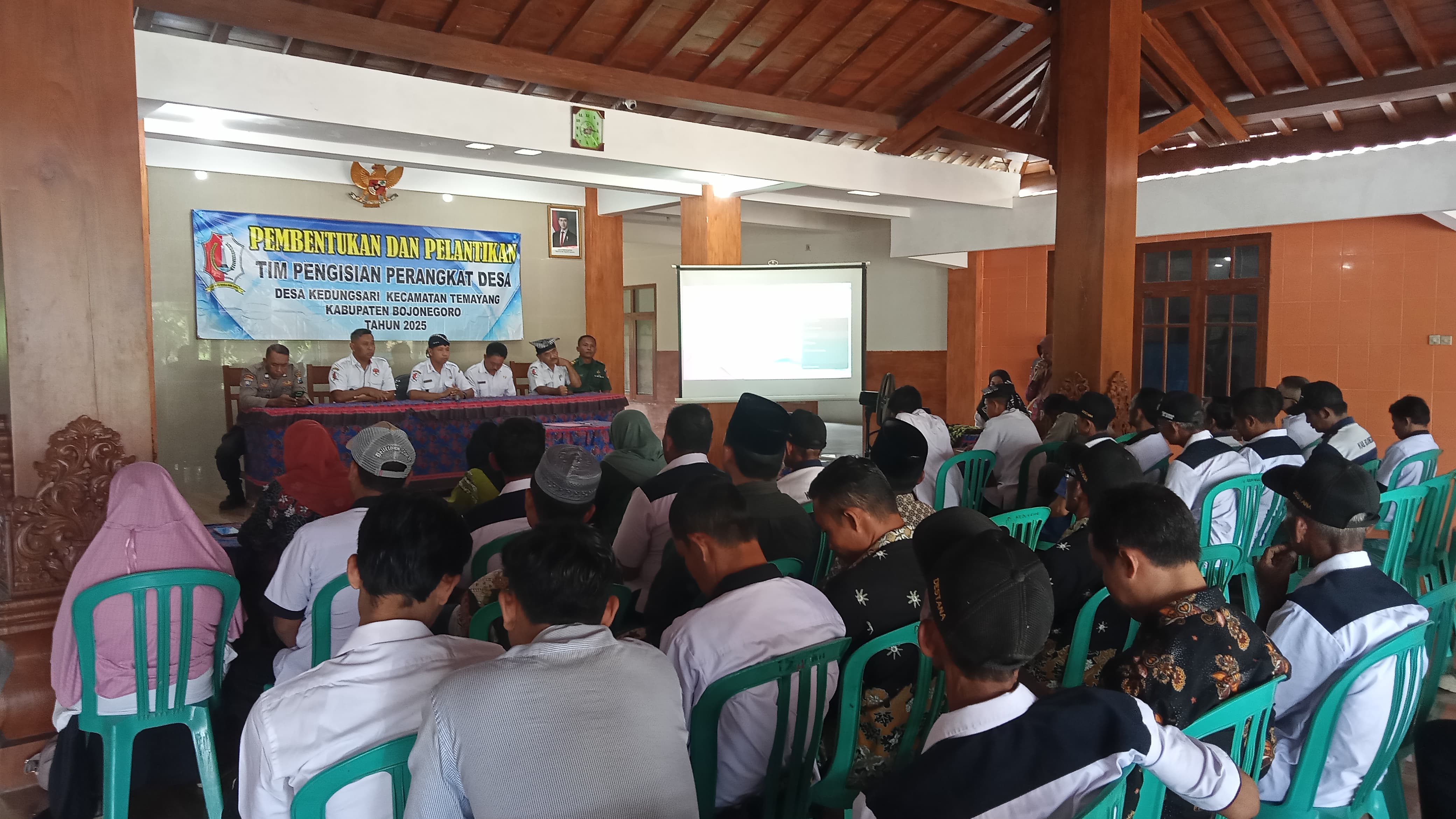 Pembentukan dan Pelantikan Tim Pengisian Perangkat Desa