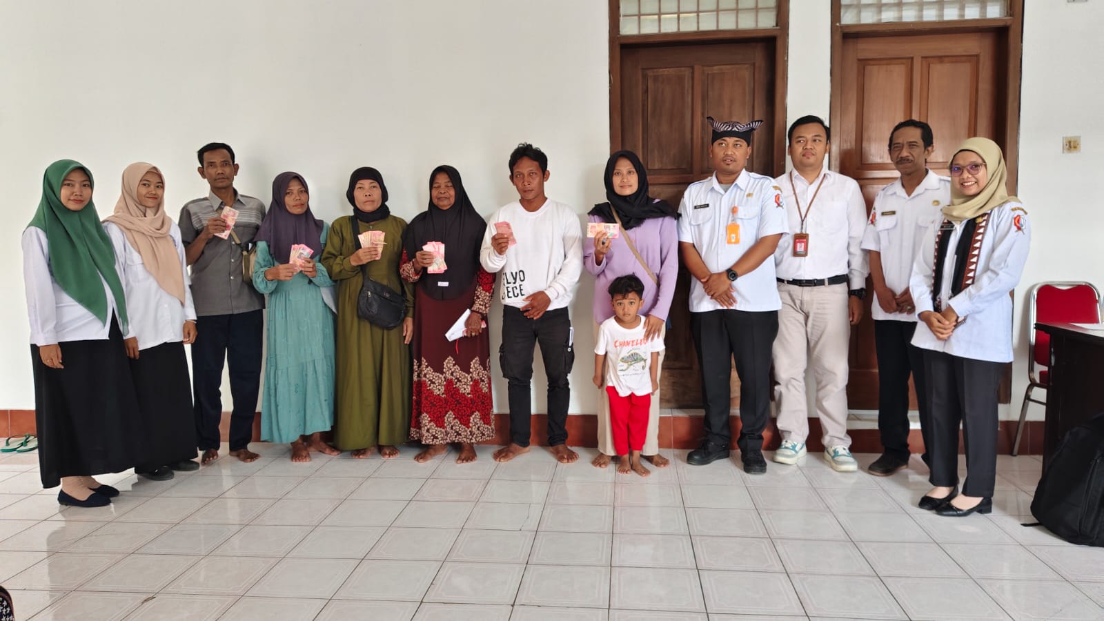 31 KPM di Kecamatan Temayang Terima Bantuan Sosial BPNTD P-APBD 2025, Penyaluran Berjalan Tertib
